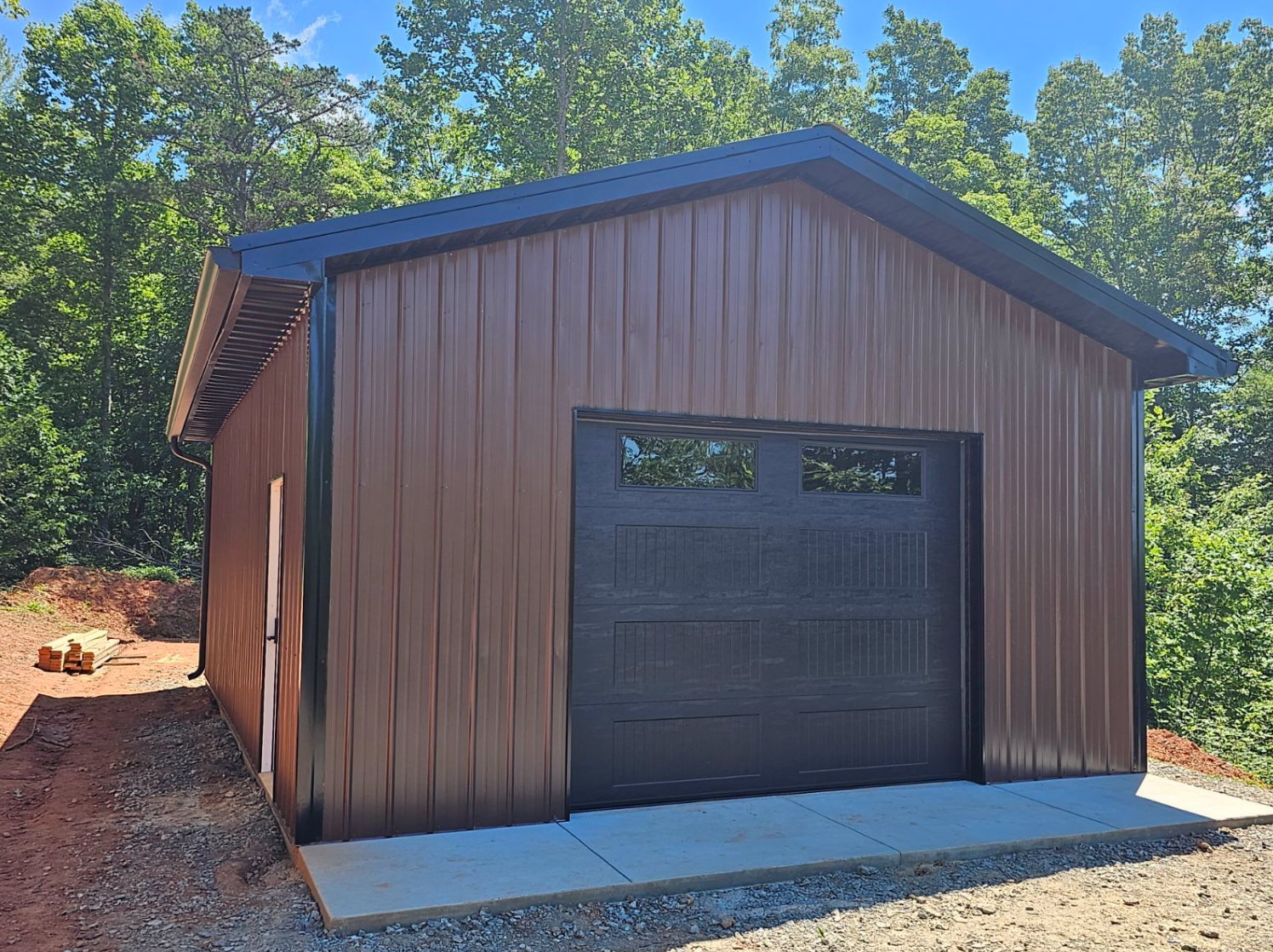 Single-bay enclosed steel garage